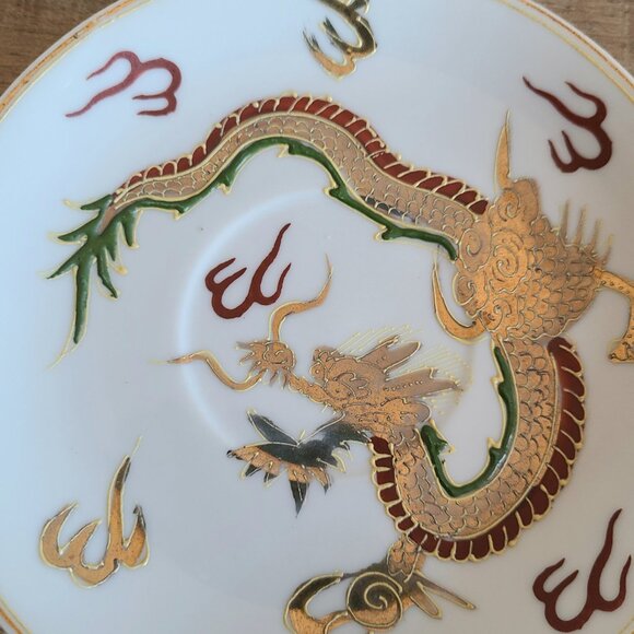 Set of 2 1940s Dragonware Kutani porcelain saucers with dragons design. - Picture 3 of 6